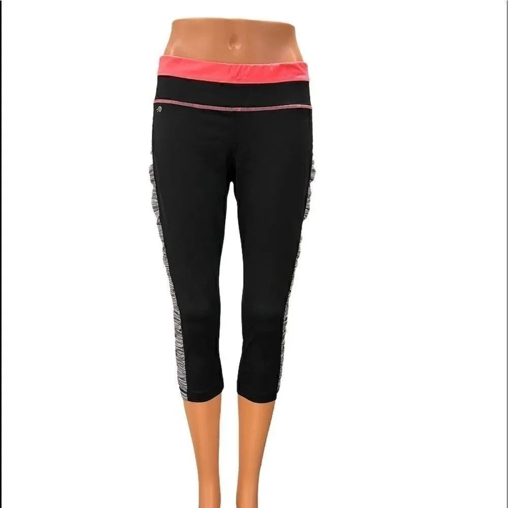 Ideology cropped leggings in Size Small
